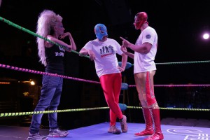 02MexicanWrestlingMeetsBurlesque